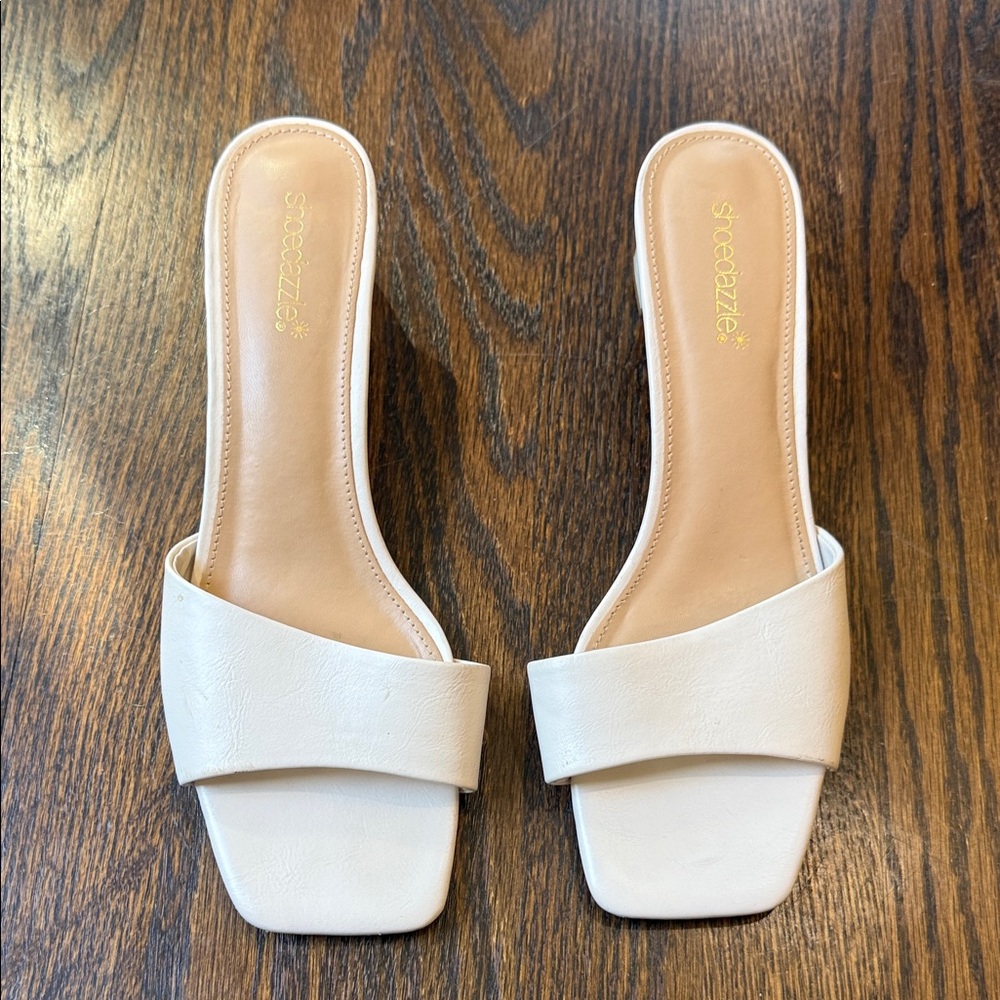Shoe Dazzle Women's Off-White Slide Mules